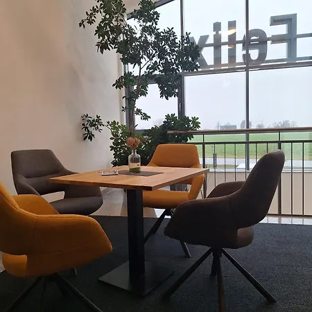 Felix ホテル Mietingen